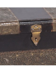 Dřevěný box zdobený tepaným plechem L-1 2