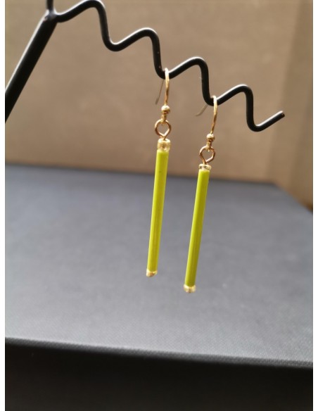 Zelené náušnice tyčky se zlatými prvky | PIOU PIOU-1