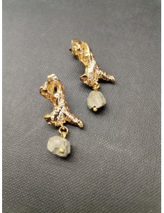 Náušnice zlaté hrubě opracované s šedým kamínkem| PIOU PIOU-1