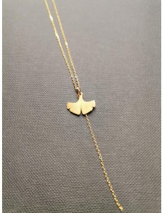 Gold chain with Ginkgo biloba pendant | PIOU PIOU - 1 2