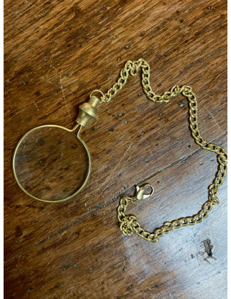 Kapesní lupa na kovovém řetízku, zlatá-2