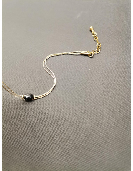 Řetízkový náramek zlatý se surovým safírem | PIOU PIOU-2