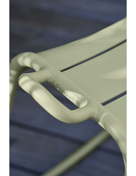 Houpací stůl s odkládací deskou Adadesk | FERMOB-29