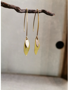 Visací náušnice se lístkem v barvě olivy | PIOU PIOU