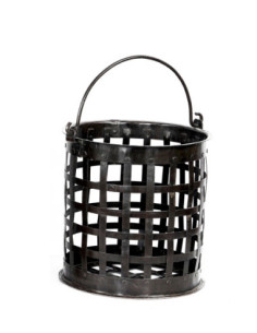 Dekorační koš z proplétaného kovu | dovoz Indie
