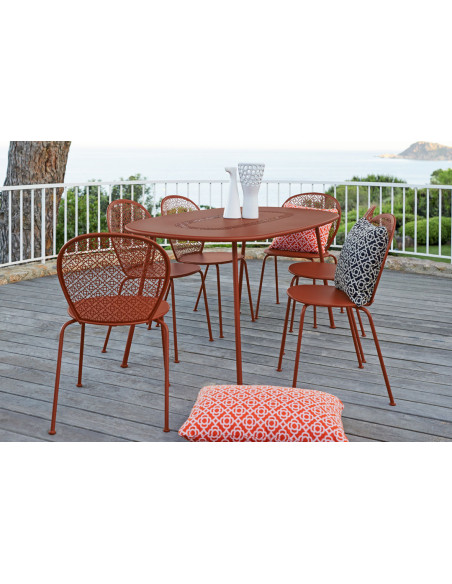 Zahradní kovová židle Lorette, stohovatelná | FERMOB