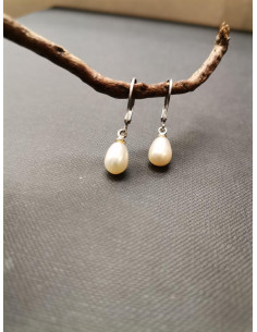 Náušnice s bílou sladkovodní perlou | PIOU PIOU