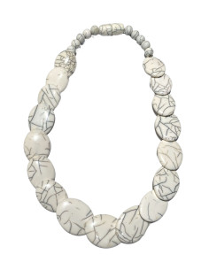 Jednořadý náhrdelník v bílé barvě | dovoz Indie