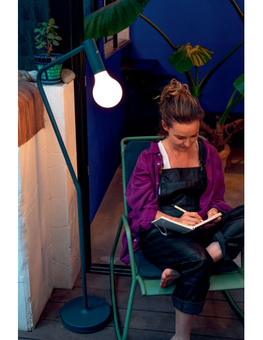 Vysoký stojan pro dobíjecí LED světlo Aplô H24 | FERMOB d