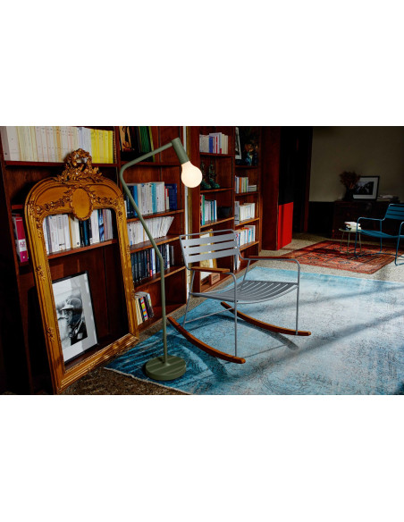 Vysoký stojan pro dobíjecí LED světlo Aplô H24 | FERMOB i