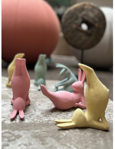 Dekorační figurka - jóga zajíc ve žluté barvě | AFFARI 2