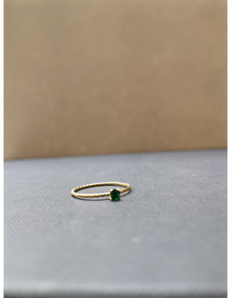 Prstýnek ze zlaté nerezové oceli se zeleným zirkonem |  PIOU PIOU - 1