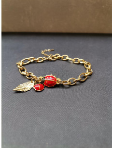 Řetízkový náramek s červenou beruškou a lístkem| PIOU PIOU b
