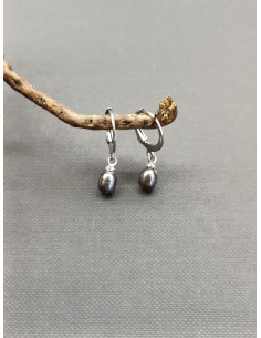 Náušnice s tmavě šedou sladkovodní perlou | PIOU PIOU