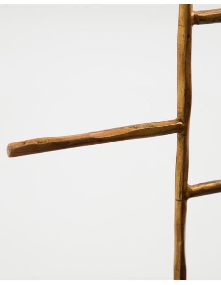 Stojánek na šperky v barvě broušené mosazi | HOUSE DOCTOR c