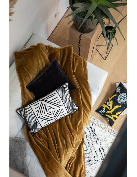 Sametový přehoz na postel Fara Bronz 80x200 | VIVARAISE - 3