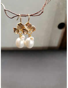 Náušnice se zlatými lístky a perlami | PIOU PIOU - 1