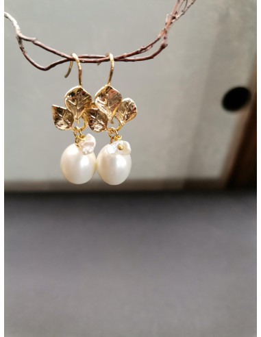 Náušnice se zlatými lístky a perlami | PIOU PIOU - 1