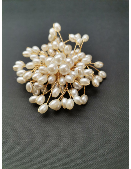 Brož ve tvaru květiny z umělých perel | PIOU PIOU
