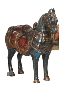 Dřevěná soška koně