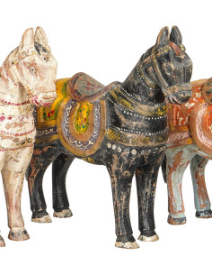 Dřevěná soška koně