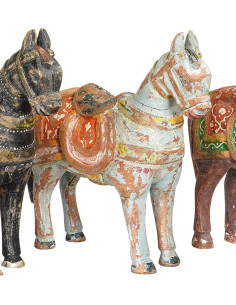 Dřevěná soška koně