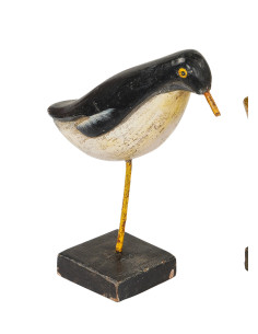 Soška ptáka na kovovém podstavci | dovoz Indie