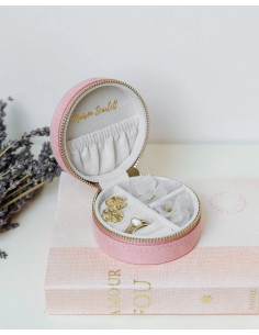 Kulatá cestovní šperkovnice z růžového sametu | MAISON SCARLET 2