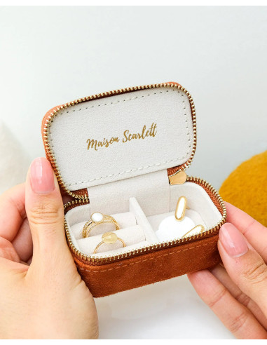 Mini cestovní šperkovnice z růžového sametu | MAISON SCARLET c