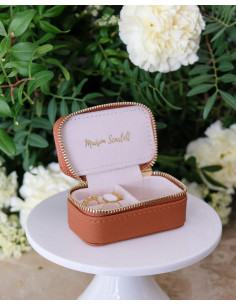 Mini cestovní šperkovnice z umělé kůže - camel | MAISON SCARLET 2