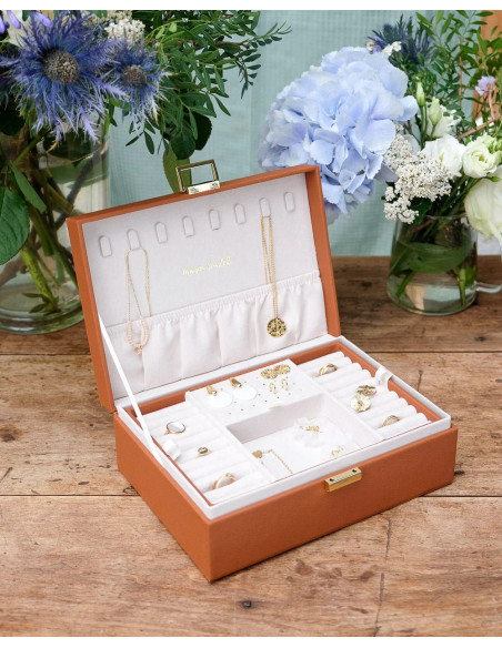 Dvoupatrová šperkovnice z umělé kůže, camel | MAISON SCARLET