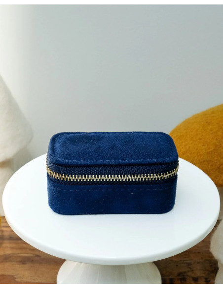 Mini cestovní šperkovnice z tmavě modrého sametu | MAISON SCARLET