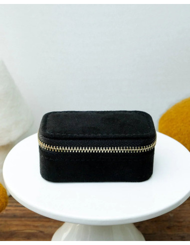 Mini cestovní šperkovnice z černého sametu | MAISON SCARLET
