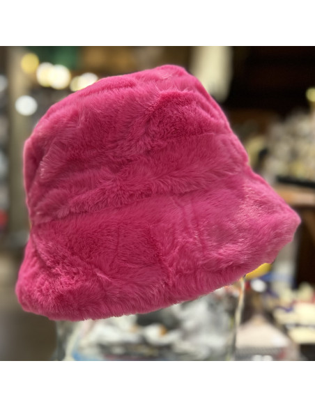 Kožešinový klobouk v sytě růžové " hot pink" barvě | dovoz Le Patio