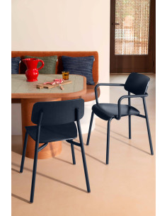 Židle Studie s područkami a dřevěným tónovaným sedákem INDOOR | FERMOB black cherry 2