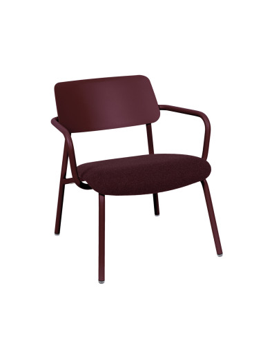 Křeslo Studie Lounge s čalouněným sedákem INDOOR | FERMOB black cherry