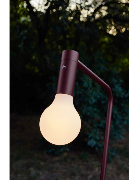 Stojací lampa Aplô - set lampy Aplô H24 a stojanu | FERMOB