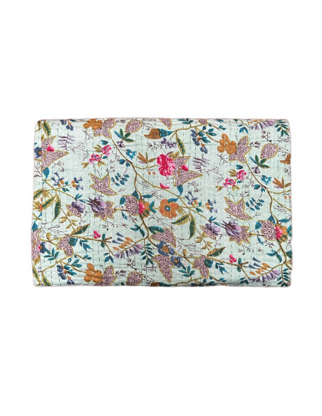 Prošívaný přehoz přes postel Floral 210x264, světle pistáciový | dovoz Indie