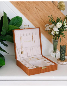 Šperkovnice z manšestru v barvě camel | MAISON SCARLET - 1 2