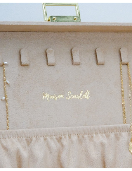 Dvoupatrová šperkovnice z béžového sametu | MAISON SCARLET f