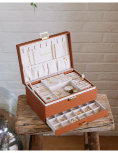 Dvoupatrová šperkovnice z umělé kůže, camel | MAISON SCARLET 2