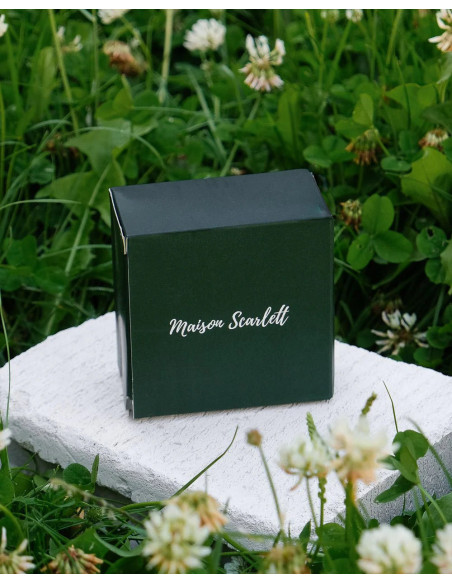 Kulatá cestovní šperkovnice z umělé kůže - bílá | MAISON SCARLET d