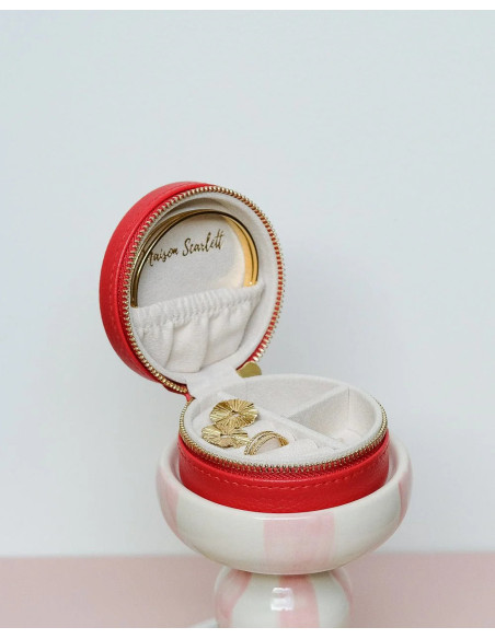 Round travel jewellery box made of artificial leather - red | MAISON SCARLET - 2