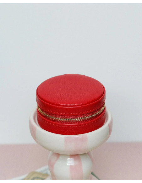 Round travel jewellery box made of artificial leather - red | MAISON SCARLET - 1