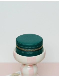Round travel jewellery box made of artificial leather - green | MAISON SCARLET