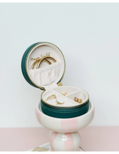 Round travel jewellery box made of artificial leather - green | MAISON SCARLET 2