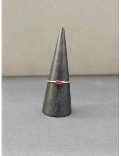 Prstýnek ze zlaté nerezové oceli s růžovým kamínkem |  PIOU PIOU