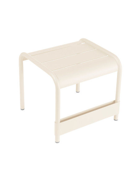 LUXEMBOURG_PETITE_TABLE_BASSE_REPOSE_PIEDS_44X42_BEIGE_LATTE_SKU_4160E8