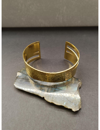 Široký tepaný náramek, zlatý | PIOU PIOU b