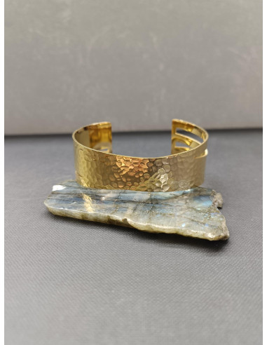 Široký tepaný náramek, zlatý | PIOU PIOU